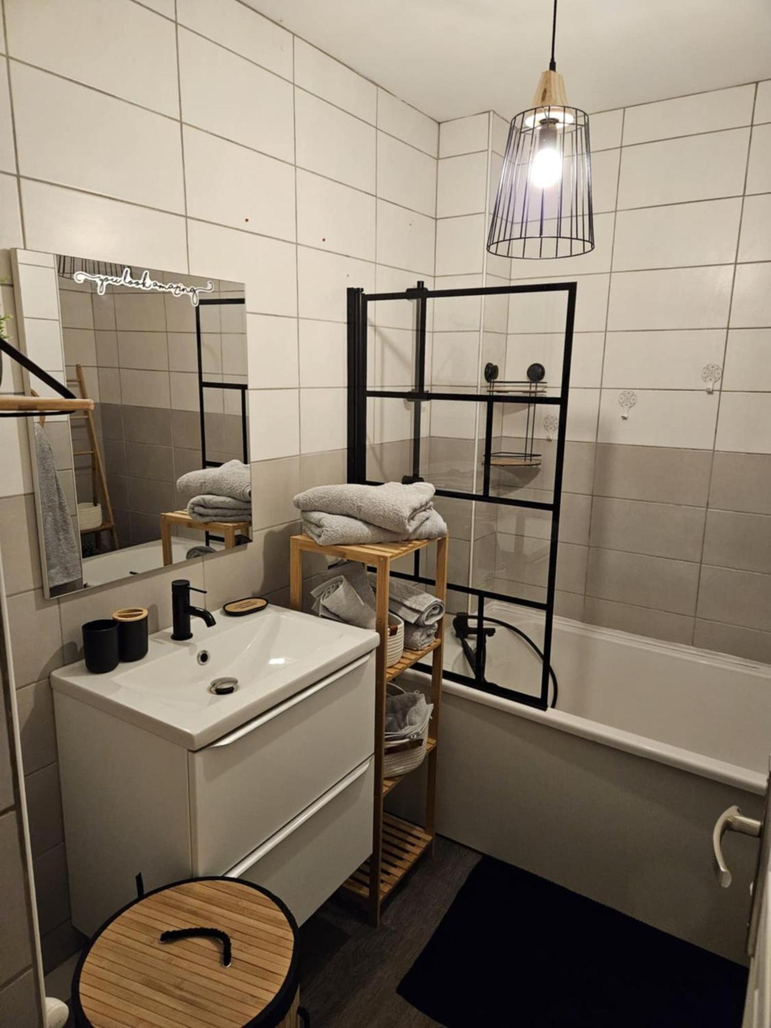 A&M Games And Spa Шарлевіль-Мезьєр Екстер'єр фото